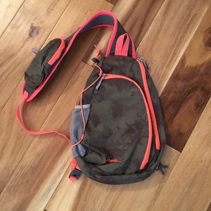 Eddie Bauer sling pack